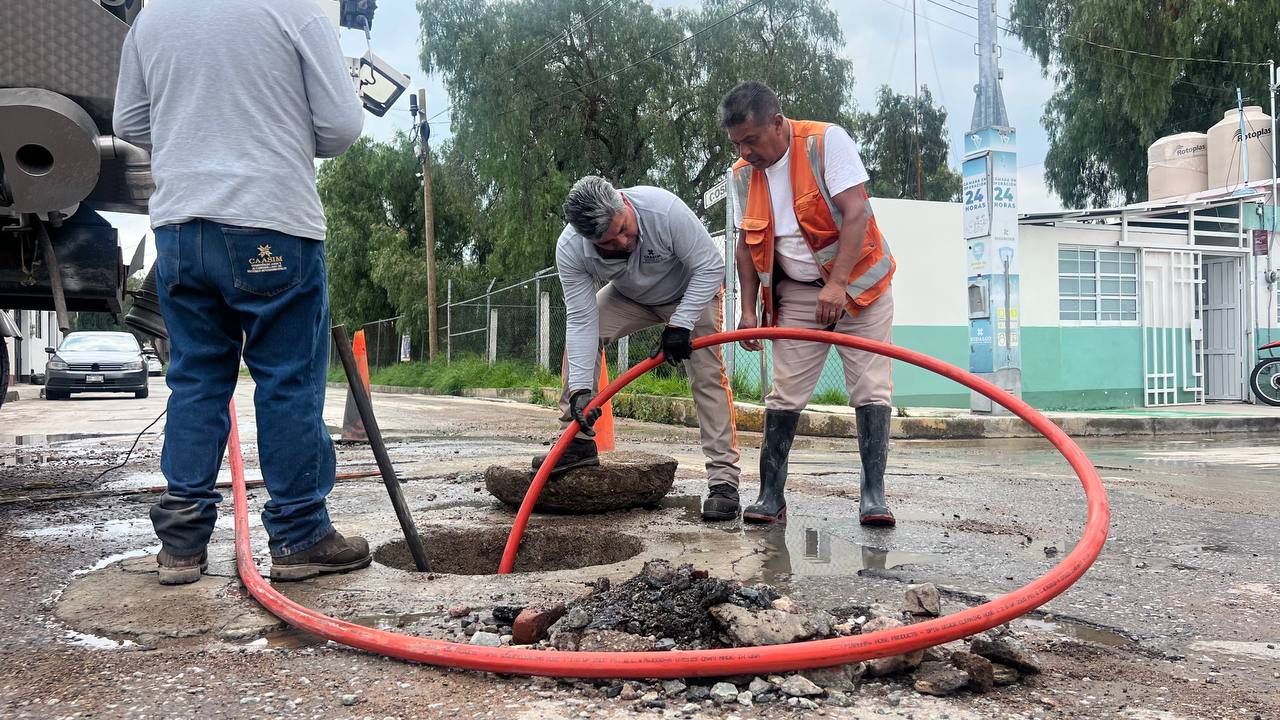 CAASIM realiza desazolve y limpieza