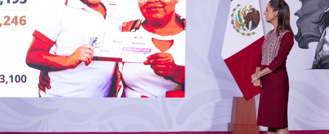 Becas benefician a 12.8 millones de estudiantes en México