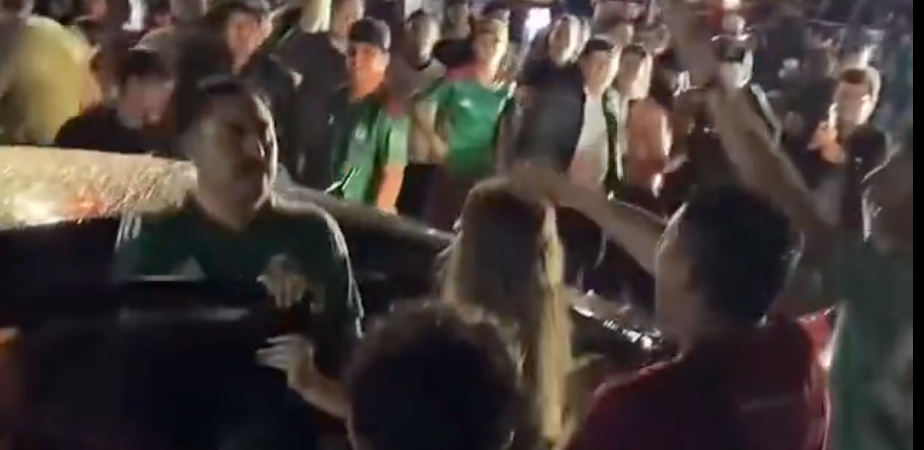 El video que dividió redes: ciudadano bajó de su auto y encaró a personas que dañaban vehículos durante los festejos del Mundial