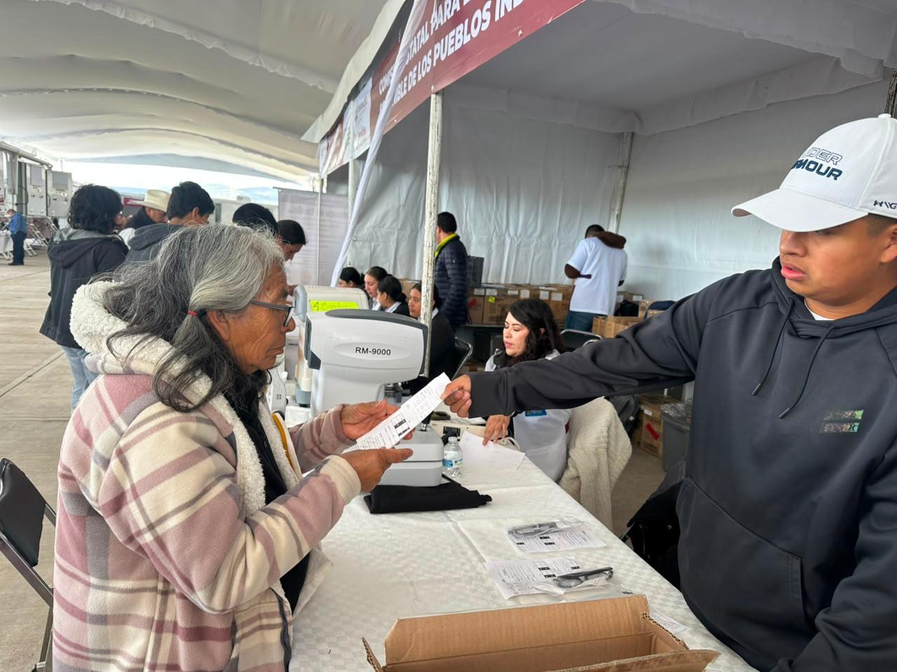 8,297 hidalguenses beneficiados con lentes: Contraloría supervisa transparencia en programa de salud visual