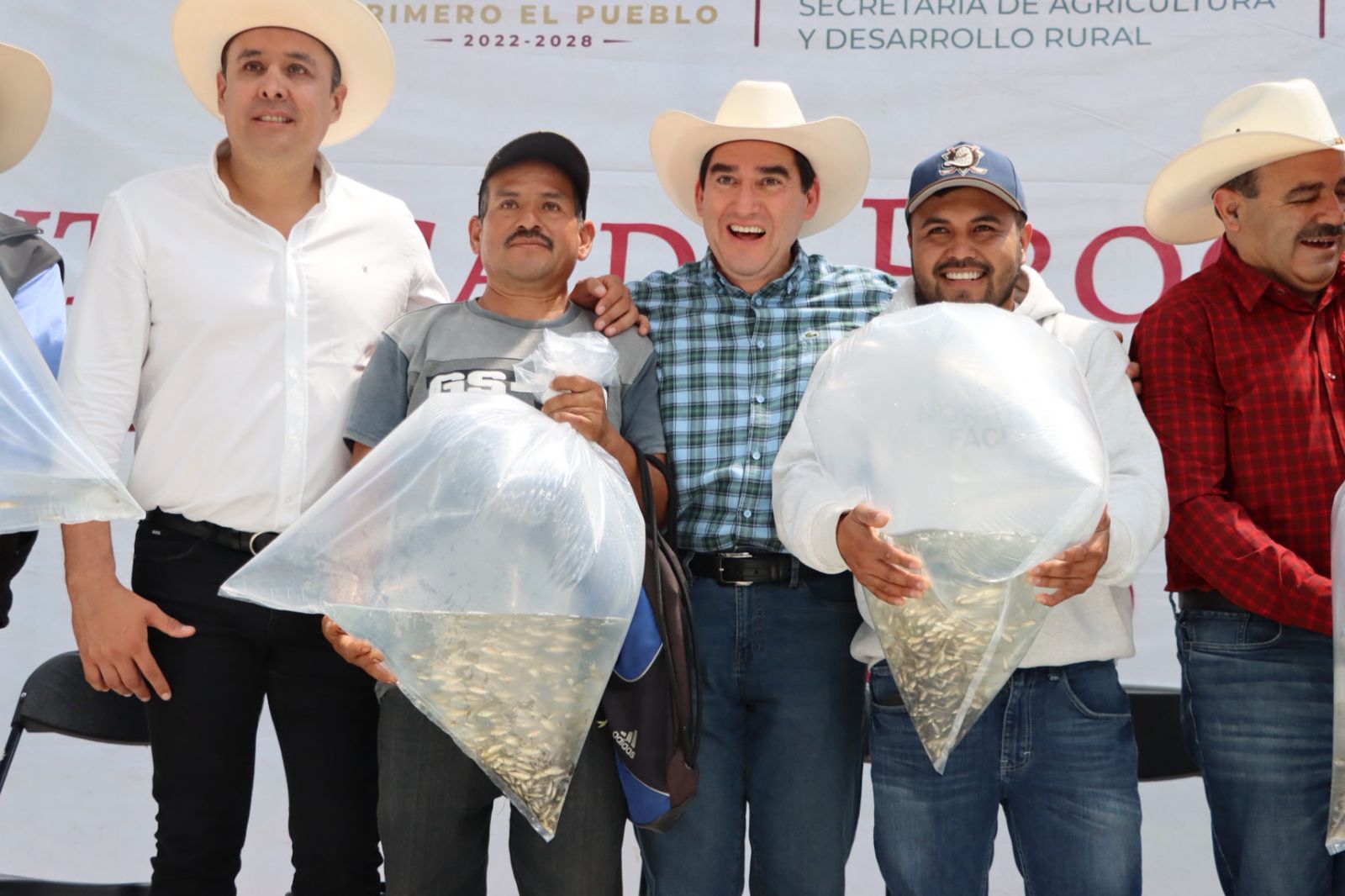 3.2 millones para el campo hidalguense: semillas, herramientas y 800 mil peces para 664 productores