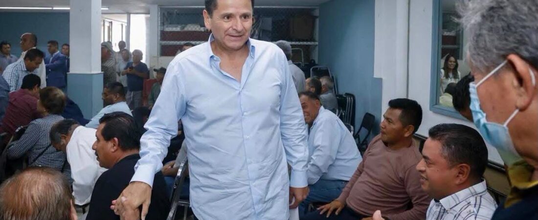 Transportistas de Hidalgo se reúnen con el senador Cuauhtémoc Ochoa