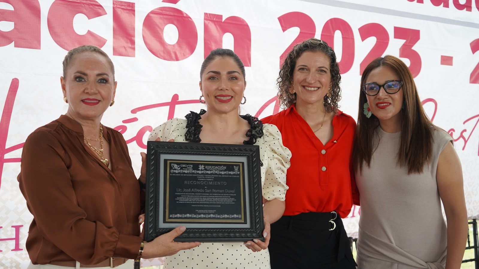 RECONOCEN APOYO DE ALFREDO SAN ROMÁN AL FORTALECIMIENTO DE LA EDUCACIÓN