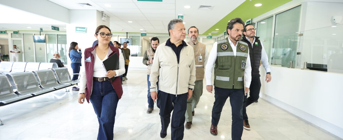 Julio Menchaca y Zoé Robledo verifican avance del Hospital General de Zona de Tula