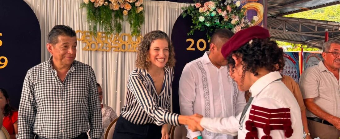 MARICARMEN MANDUJANO ENCABEZA CLAUSURAS ESCOLARES EN HUEJUTLA