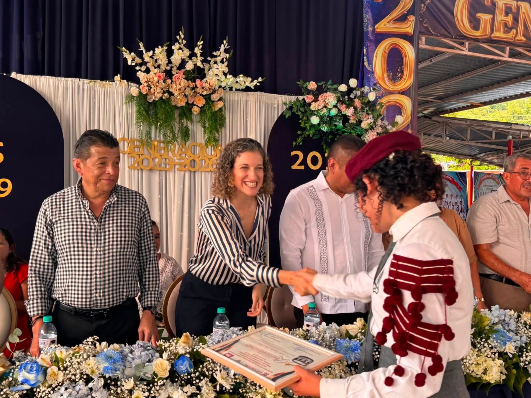 MARICARMEN MANDUJANO ENCABEZA CLAUSURAS ESCOLARES EN HUEJUTLA