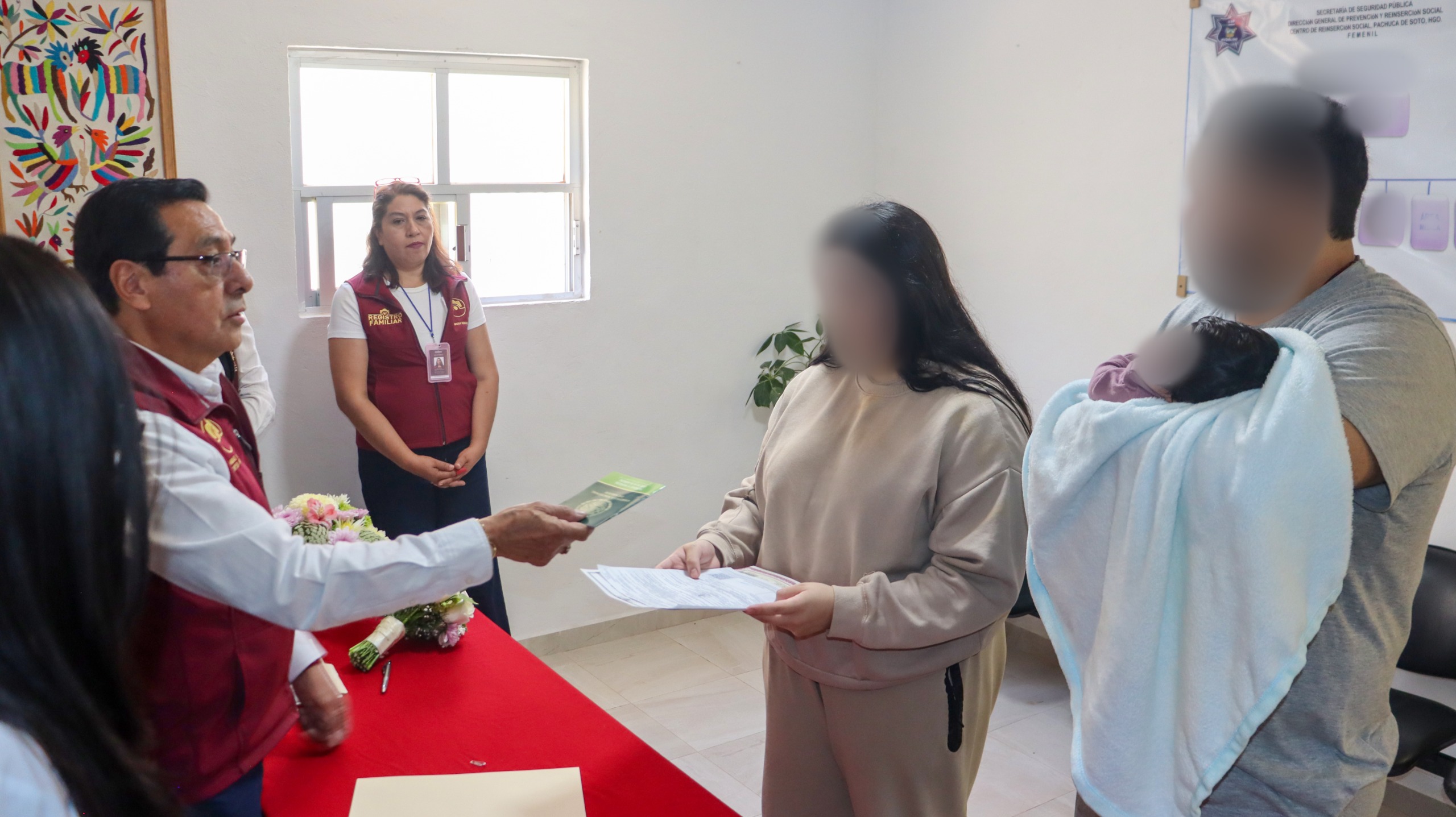 SSPH fortalece la reinserción social con registro de nacimiento y matrimonio en Cereso de Pachuca