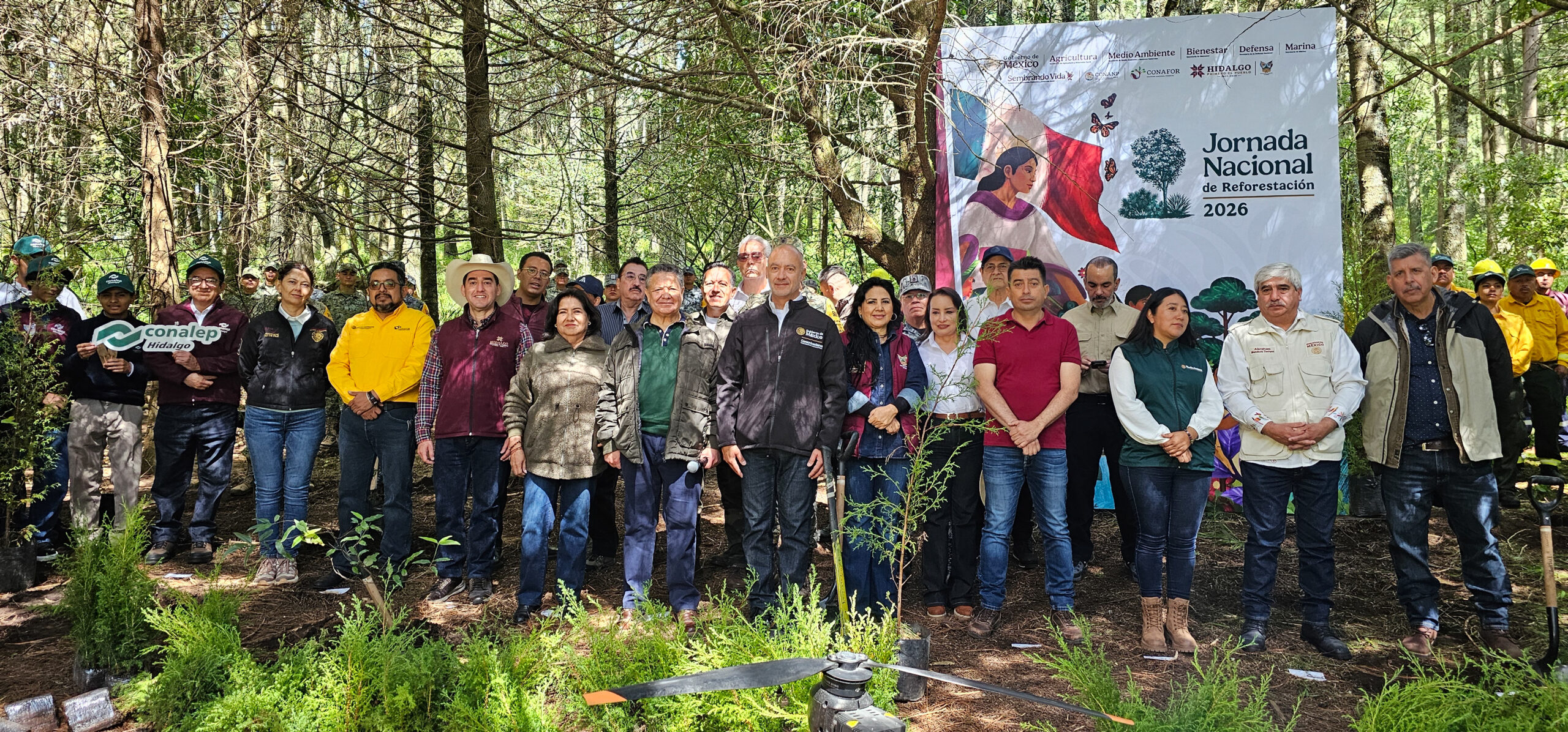 Julio Menchaca entrega dos millones de plantas para reforestar los 84 municipios