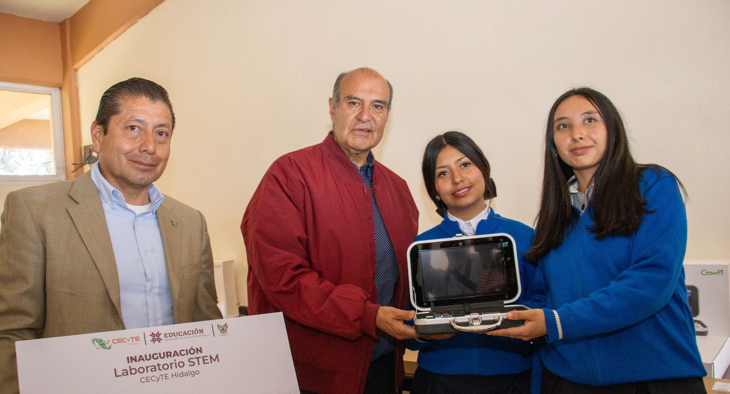 Hidalgo destaca en formación STEM con la red más grande de laboratorios del país