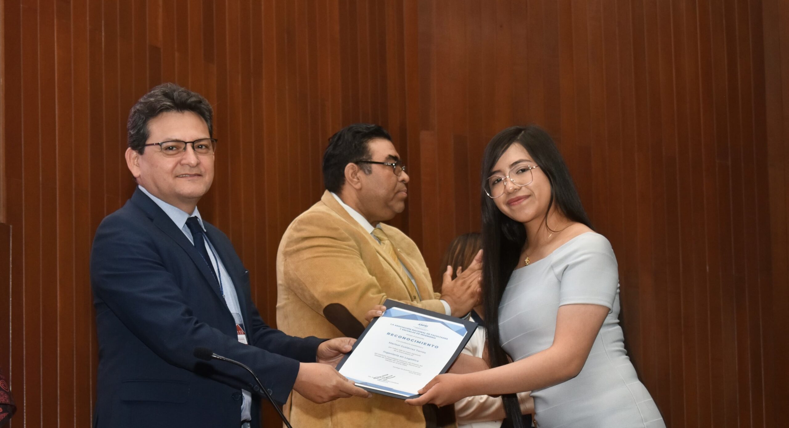 Egresada del ITESA es reconocida entre las mejores ingenieras de México
