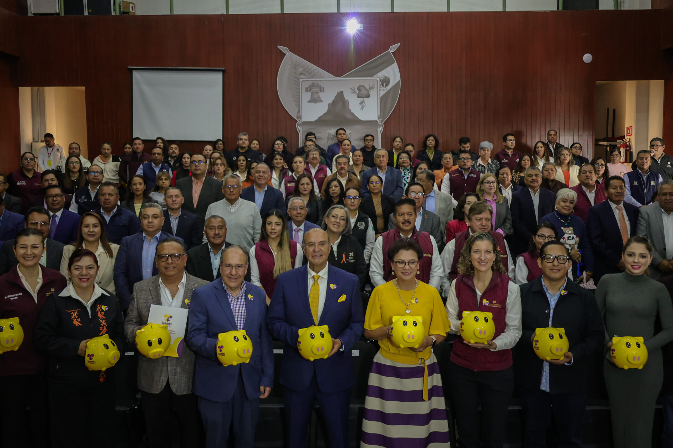 Encabeza Natividad Castrejón el arranque de la Campaña Boteo Teletón 2026 en la SEPH