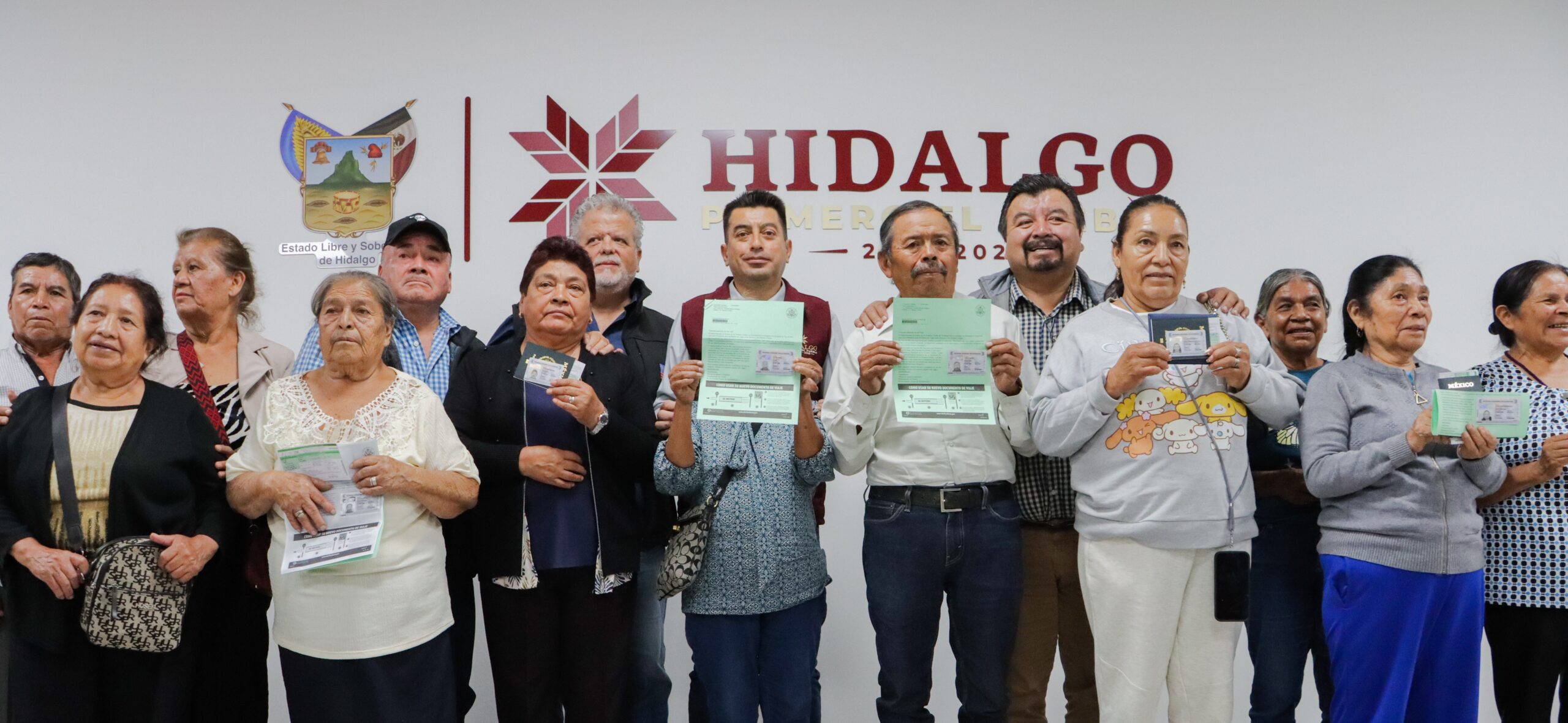 Hidalgo impulsa reencuentro de 20 persona adultas mayores con sus familias en Estados Unidos