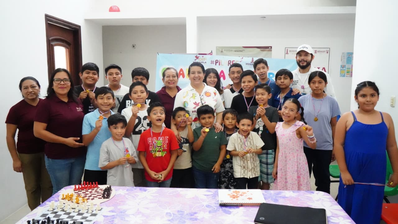 DIF HUEJUTLA FORTALECE EL DESARROLLO INTELECTUAL DE NIÑAS Y NIÑOS CON TORNEO FINAL DE AJEDREZ EN EL CENTRO PILARES