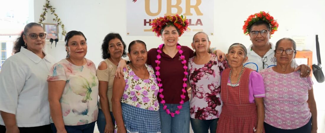 KRISTEL RODRÍGUEZ ENTREGA PLACAS DENTALES A USUARIOS DE LA UNIDAD BÁSICA DE REHABILITACIÓN.