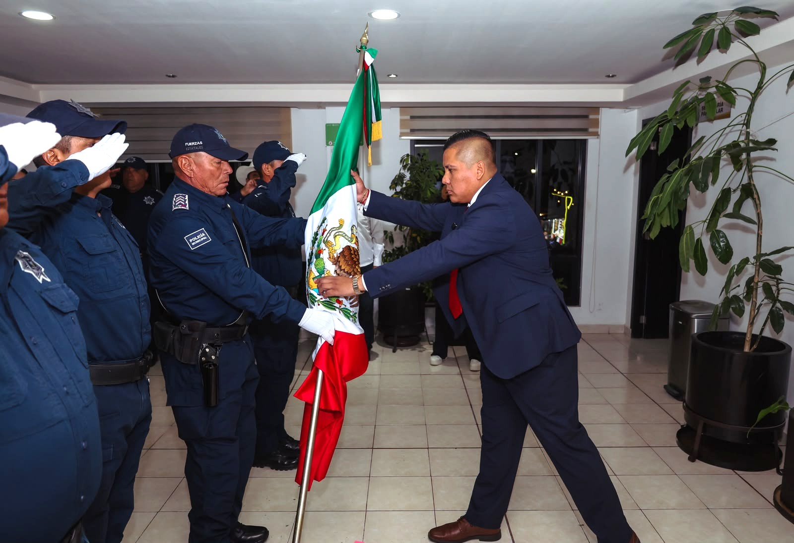 San Agustín Tlaxiaca celebra Independencia con Grito, desfile y música