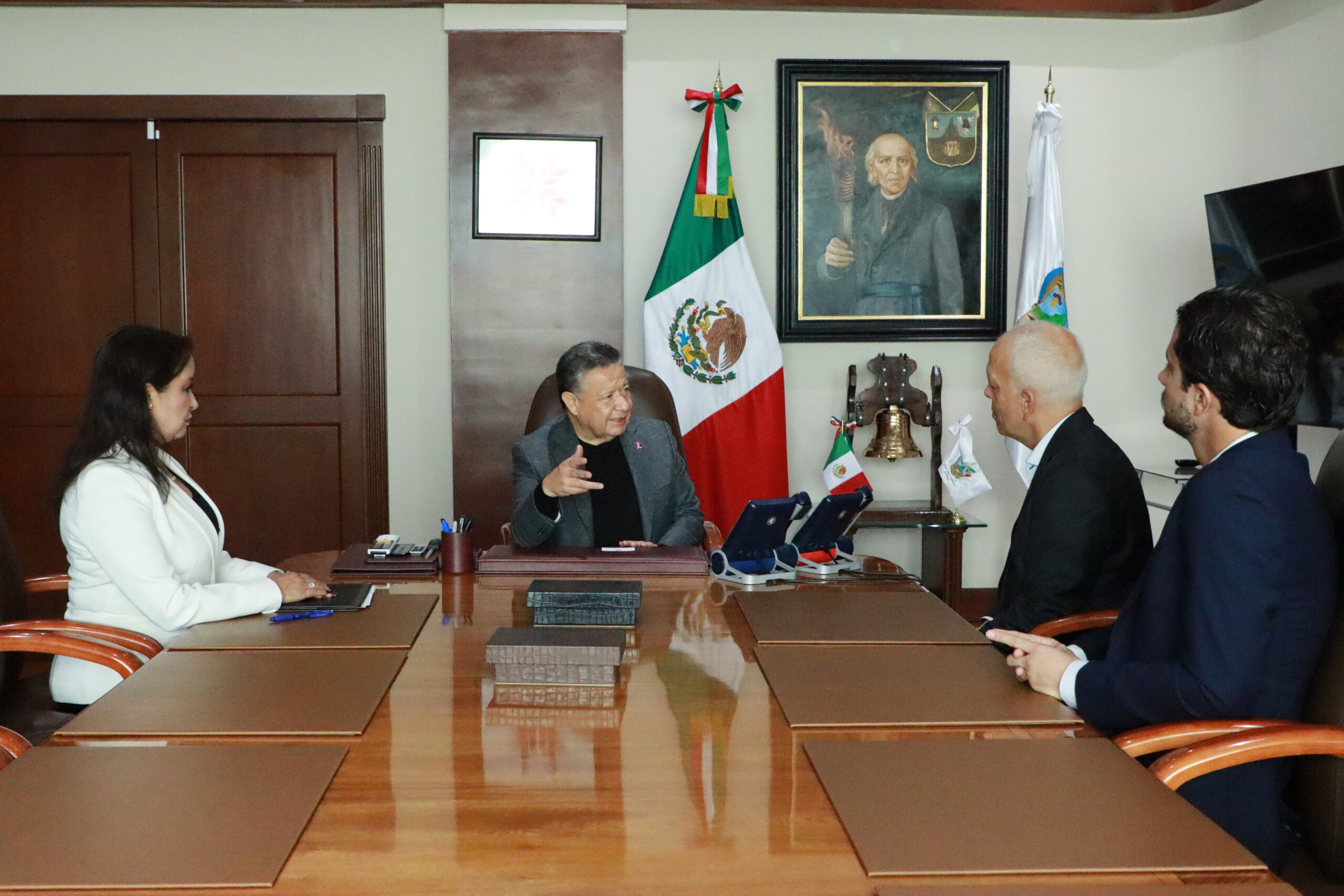 Menchaca fortalece cooperación hacendaria con la Unión Europea